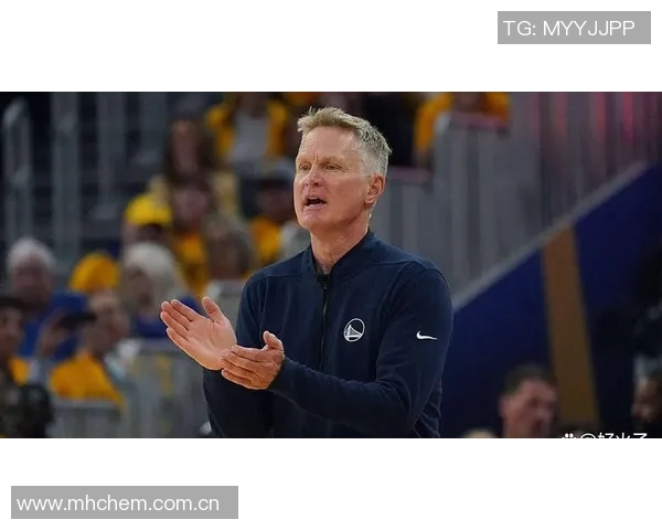 科尔称赞库明加成长显著关键时刻主动示意不该出手