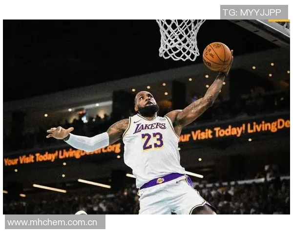 老詹与浓眉赛后同游游戏博主晒合影称赞詹姆斯为篮球之神