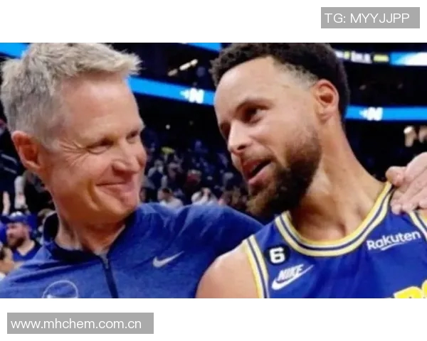 库里解读独特阵容背后的科尔战术理念球员们已习惯这种灵活打法