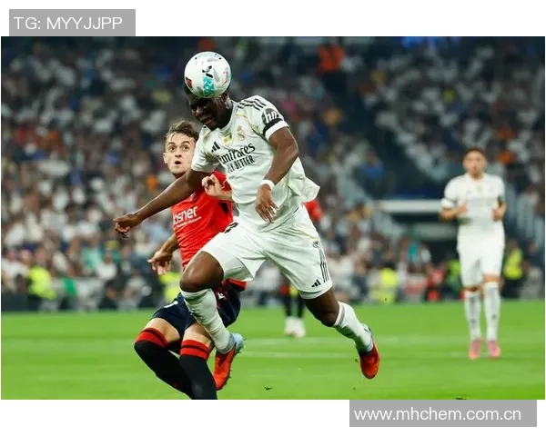 巴萨球迷对阵奥萨苏纳时高喊哈维留下来嘲讽皇马