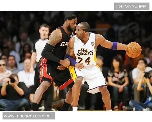 小南斯谈詹姆斯与科比领导风格差异幽默风趣与严格要求的对比分析